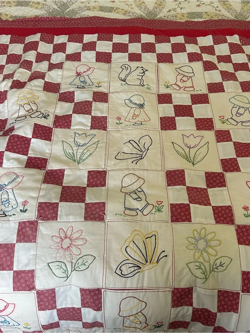 VTG Hand-embroidered Quilt Tapestry Hanging Cottage Sunbonnet Sue Theme 46”x59”